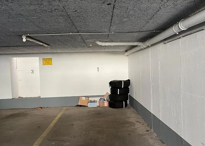 Stilvolles Mit Zwei Baedern Terrasse Und Parkplatz Nahe Rhein Und Zentrum Lejlighed Bonn